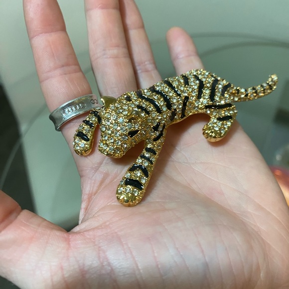 Vintage Rhinestone& Black Enamel Leopard Brooch - Picture 4 of 9